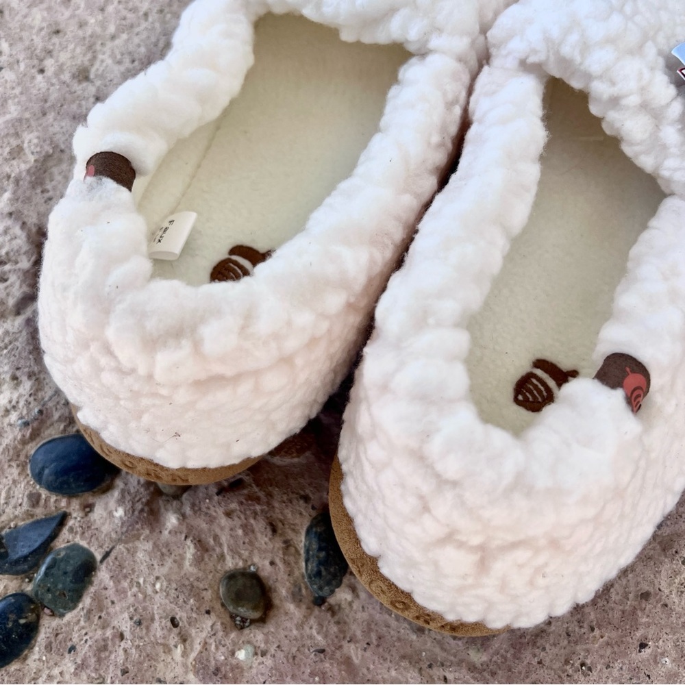 ACORN Cozy Cream Fleece Slippers - Picture 3 of 4